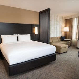 Corner King Suite